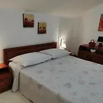 Apartments Mara Cres