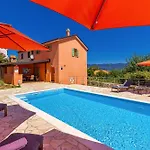 Holiday House Villa Silo