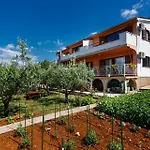 Studio Fuer 2 Personen Ca 26 Qm In Njivice, Kvarner Bucht Krk