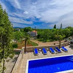 Villa Volta Ll