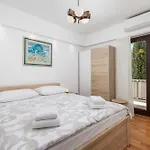 House Rose With Private Pool And Garden - Happy Rentals
