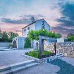 Luxury Jerini House With Pool