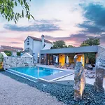 Luxury Jerini House With Pool