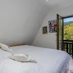 2 Bedroom Amazing Home In Mala Lesnica