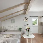 Villa Anna With Private Pool And Garden - Happy Rentals