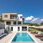 Casa Calme With Spa And Gym - Happy Rentals