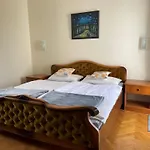 Grosszuegige 6-Personen Ferienwohnung In Kroatien