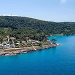 Lasta Losinj Town Studio Apartments - Happy Rentals