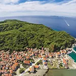 Amazing Apartment In Susak With Wifi