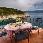 Unique Villa On A Rock, 50 Meters From The Beach, Sea View - By Traveler Tourist Agency Krk - Id 2401