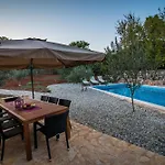 Romantic Villetta - Pool, Nature, Privacy - By Traveler Tourist Agency Krk - Id 2182
