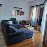 Apartment Aci Marina Cres