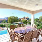 Villa Isabella - Four Bedroom Villa With Swimming Pool