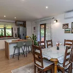 Apartment In Grizane 45268