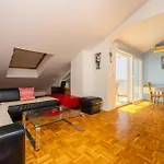 Apartment In Crikvenica 45078