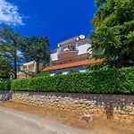Apartments In Selce 51534