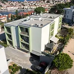 Boutique 9