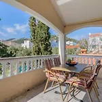 Beachside Serenity Apartments In Barbot