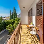 2 Bedroom Stunning Apartment In Selce