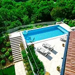 Villa Terossa With Heated Pool