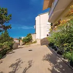 2 Bedroom Gorgeous Apartment In Crikvenica