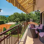 Cozy Home In Viskovo With Wifi