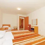 Beautiful Apartment In Grizane With Kitchen