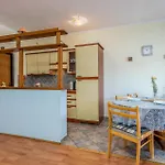 Beautiful Apartment In Pinezici With Wifi
