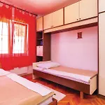 Gorgeous Apartment In Selce With Wifi