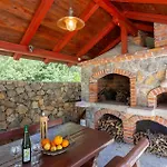 2 Bedroom Beautiful Apartment In Pinezici