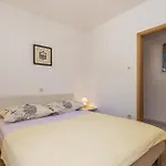 Beautiful Apartment In Barbat With Wifi