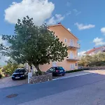 Beautiful Apartment In Kornic With Kitchen
