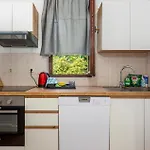 2 Bedroom Lovely Apartment In Pinezici