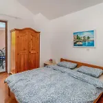 4 Bedroom Gorgeous Home In Dobrinj
