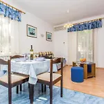 1 Bedroom Awesome Apartment In Malinska
