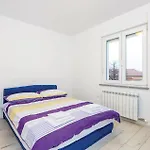 Nice Apartment In Calvle With Wifi