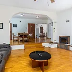 Beautiful Home In Spincici With Kitchen