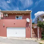 3 Bedroom Lovely Home In Rab