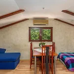Nice Apartment In Njivice With Wifi