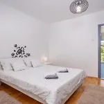 Beautiful Apartment In Malinska With Kitchen