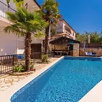 1 Bedroom Cozy Apartment In Krk