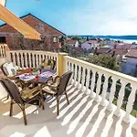 1 Bedroom Gorgeous Apartment In Selce