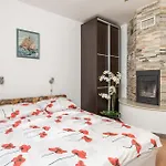 1 Bedroom Beautiful Apartment In Vrh