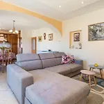 Amazing Apartment In Viskovo With Wifi