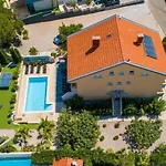 House Moderna 2