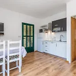 Gorgeous Apartment In Barbat With Kitchen