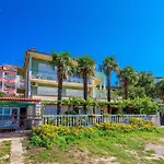 3 Bedroom Amazing Apartment In Crikvenica