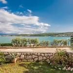 Lovely Apartment In Cizici With House Sea View