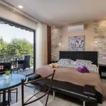 Nice Home In Vantacici With Wifi