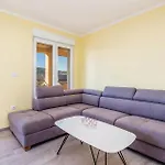2 Bedroom Beautiful Apartment In Cavle